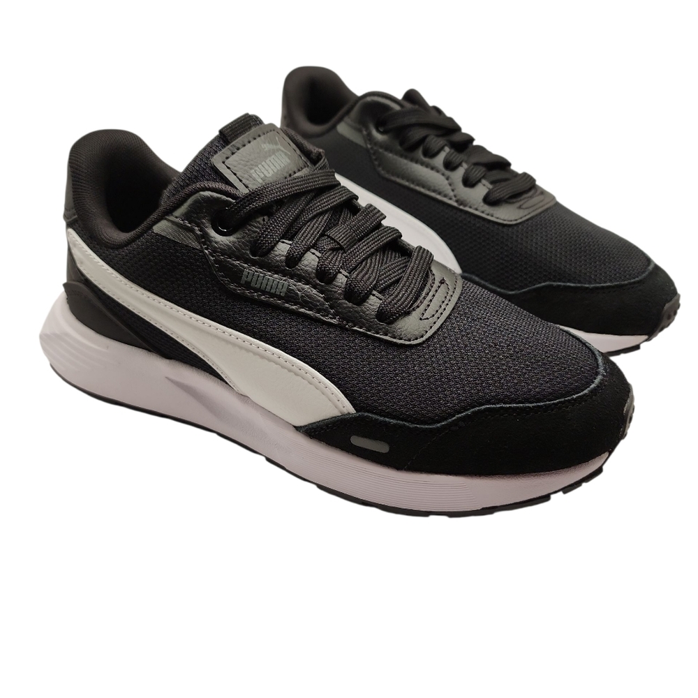 Puma Runtamed Jr Black/white Sneakers New In‎ Box Size 4